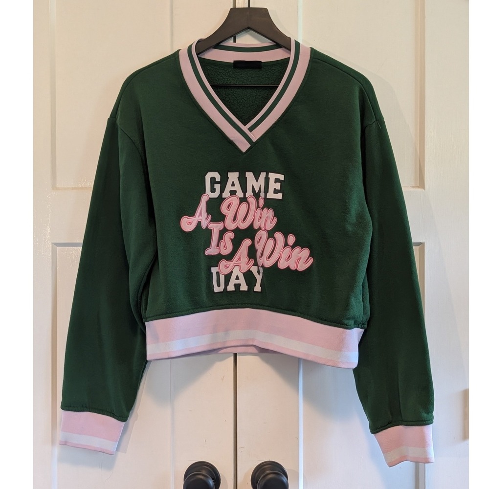 Jolie & Joy Green Pink Game Day Varsity Cropped Sweatshirt Preppy Women Med Fall